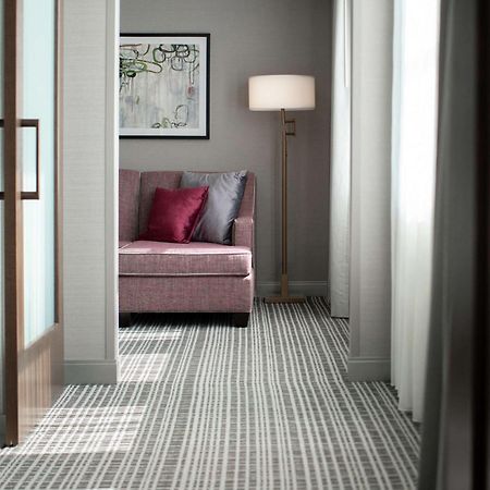 The Axis Moline Hotel, Tapestry Collection By Hilton Eksteriør billede