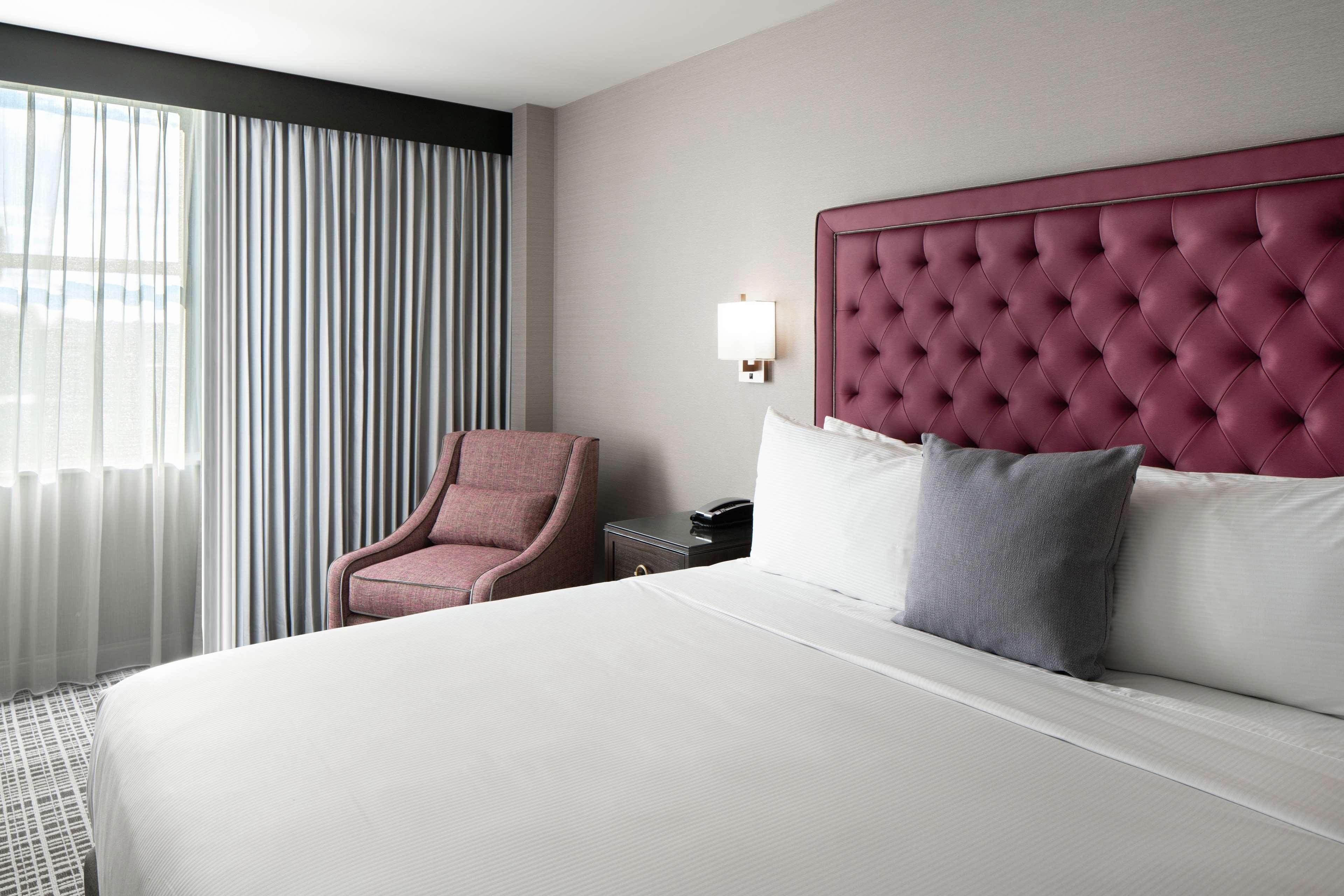 The Axis Moline Hotel, Tapestry Collection By Hilton Eksteriør billede