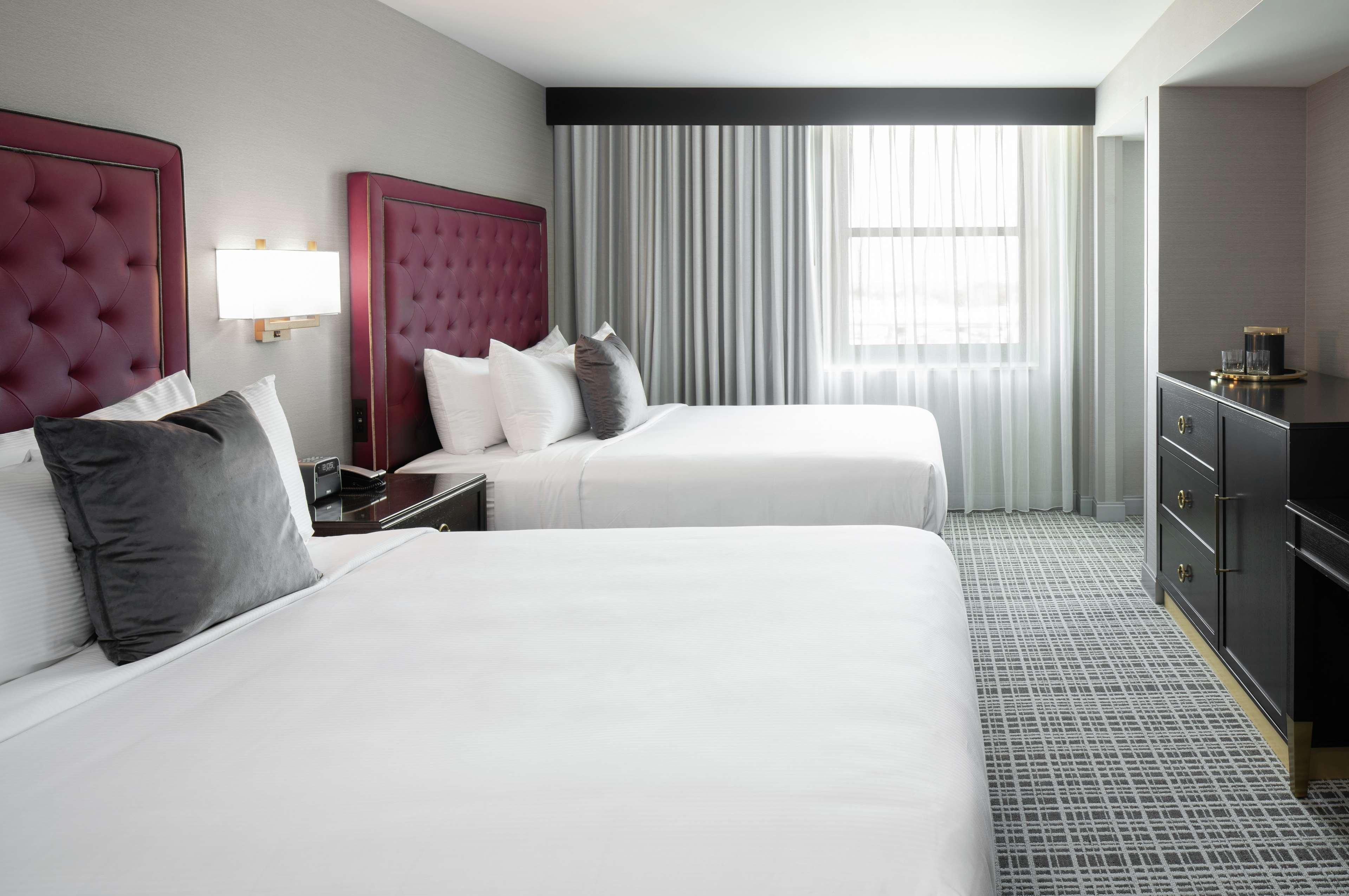 The Axis Moline Hotel, Tapestry Collection By Hilton Eksteriør billede