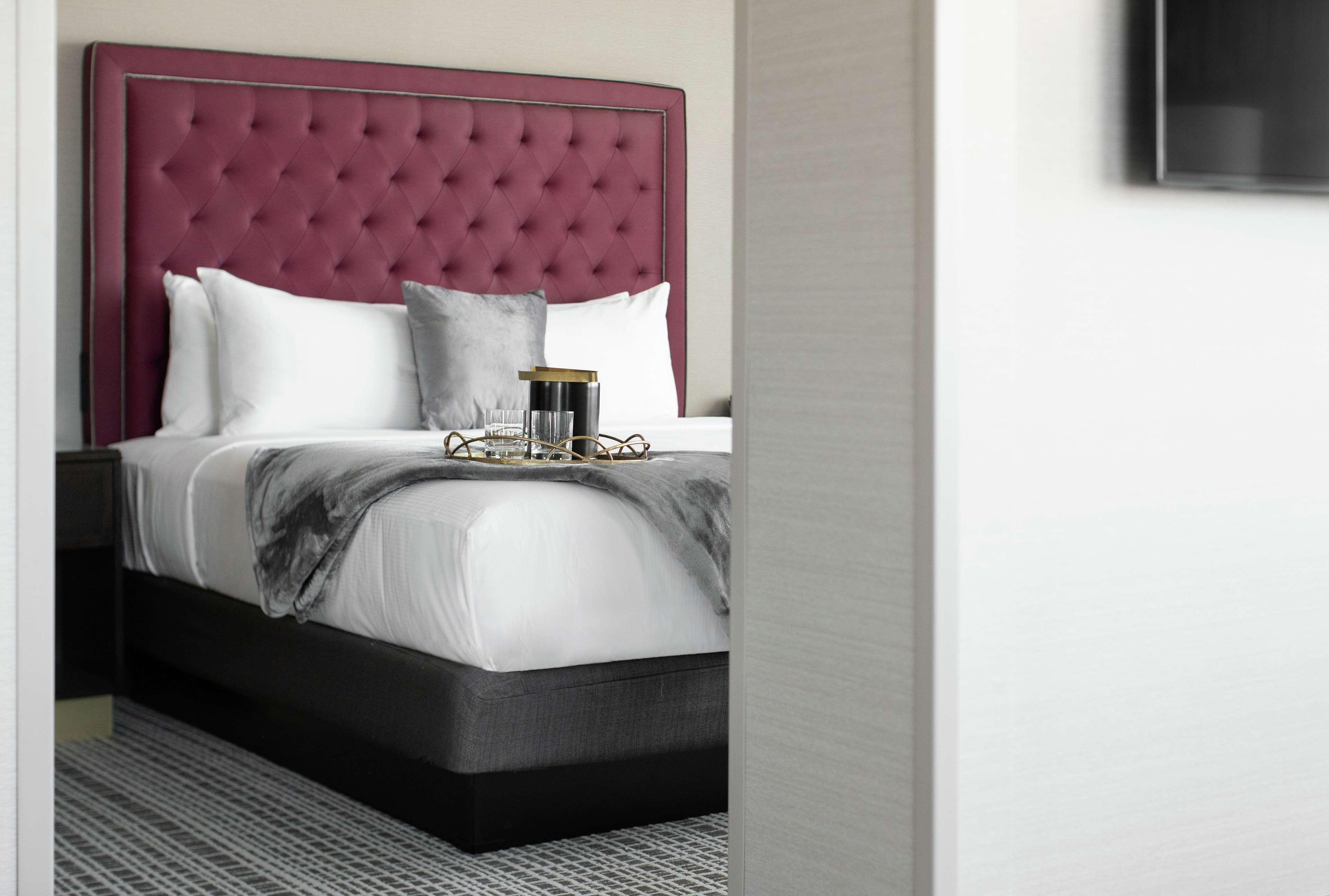 The Axis Moline Hotel, Tapestry Collection By Hilton Eksteriør billede