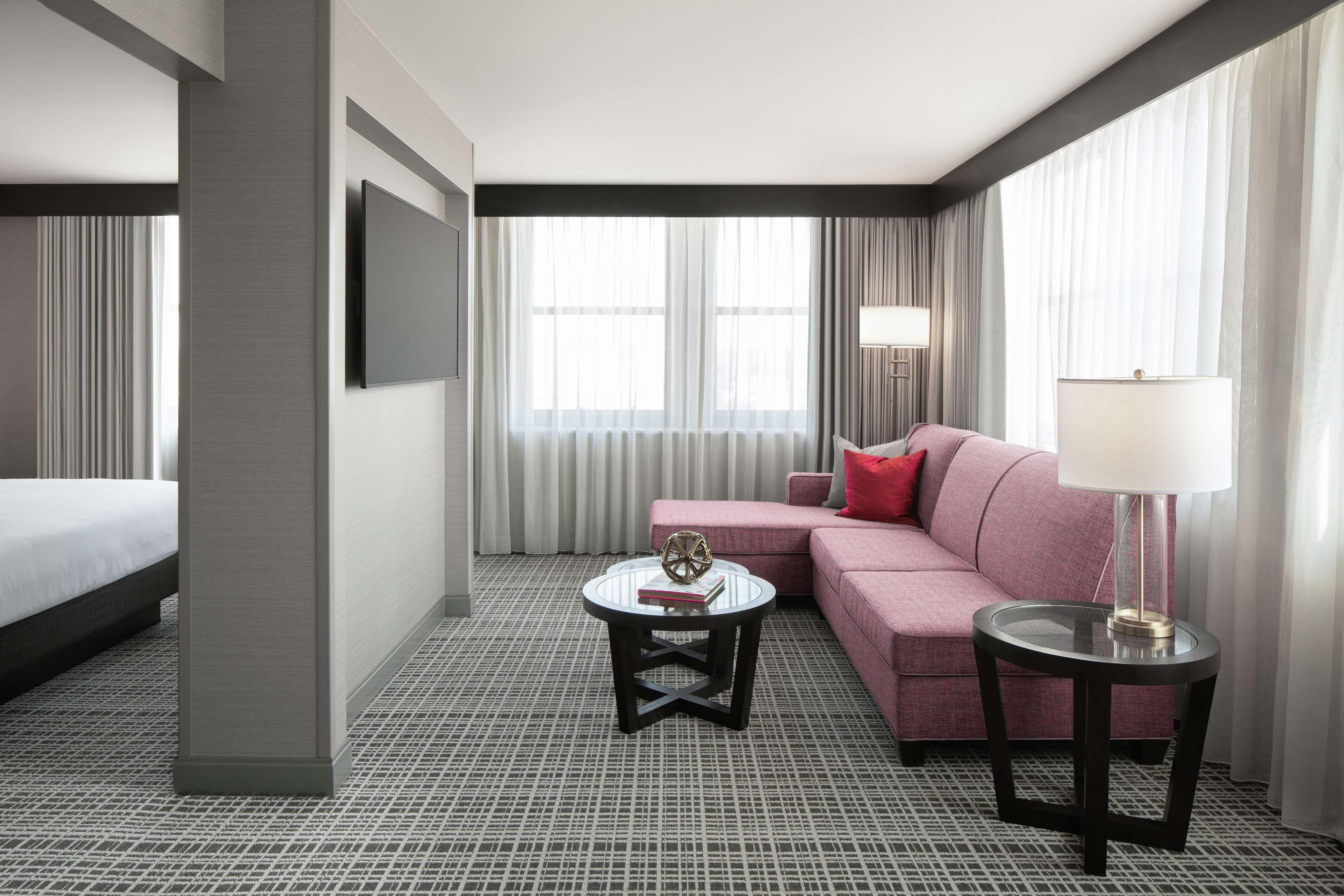 The Axis Moline Hotel, Tapestry Collection By Hilton Eksteriør billede
