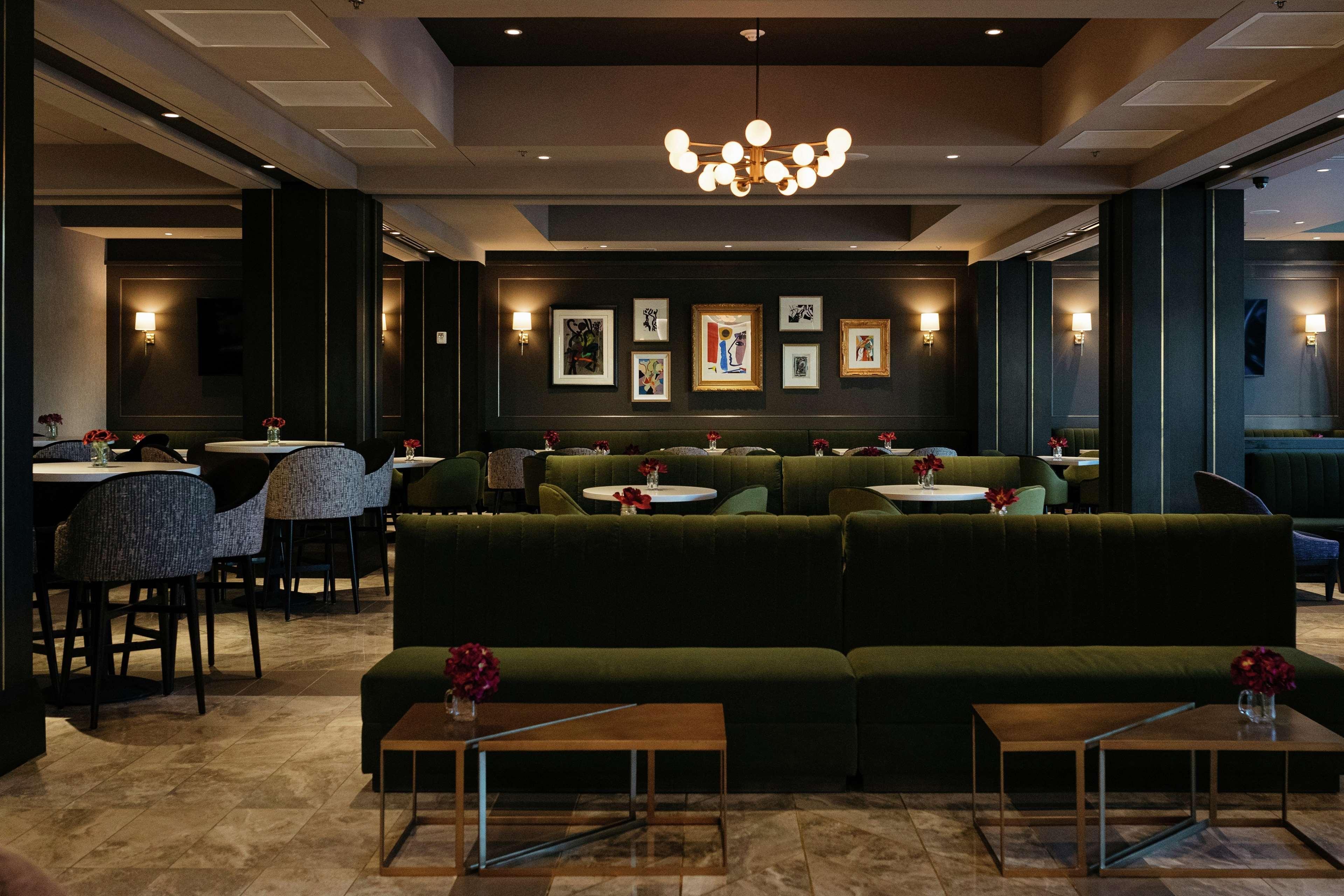 The Axis Moline Hotel, Tapestry Collection By Hilton Eksteriør billede