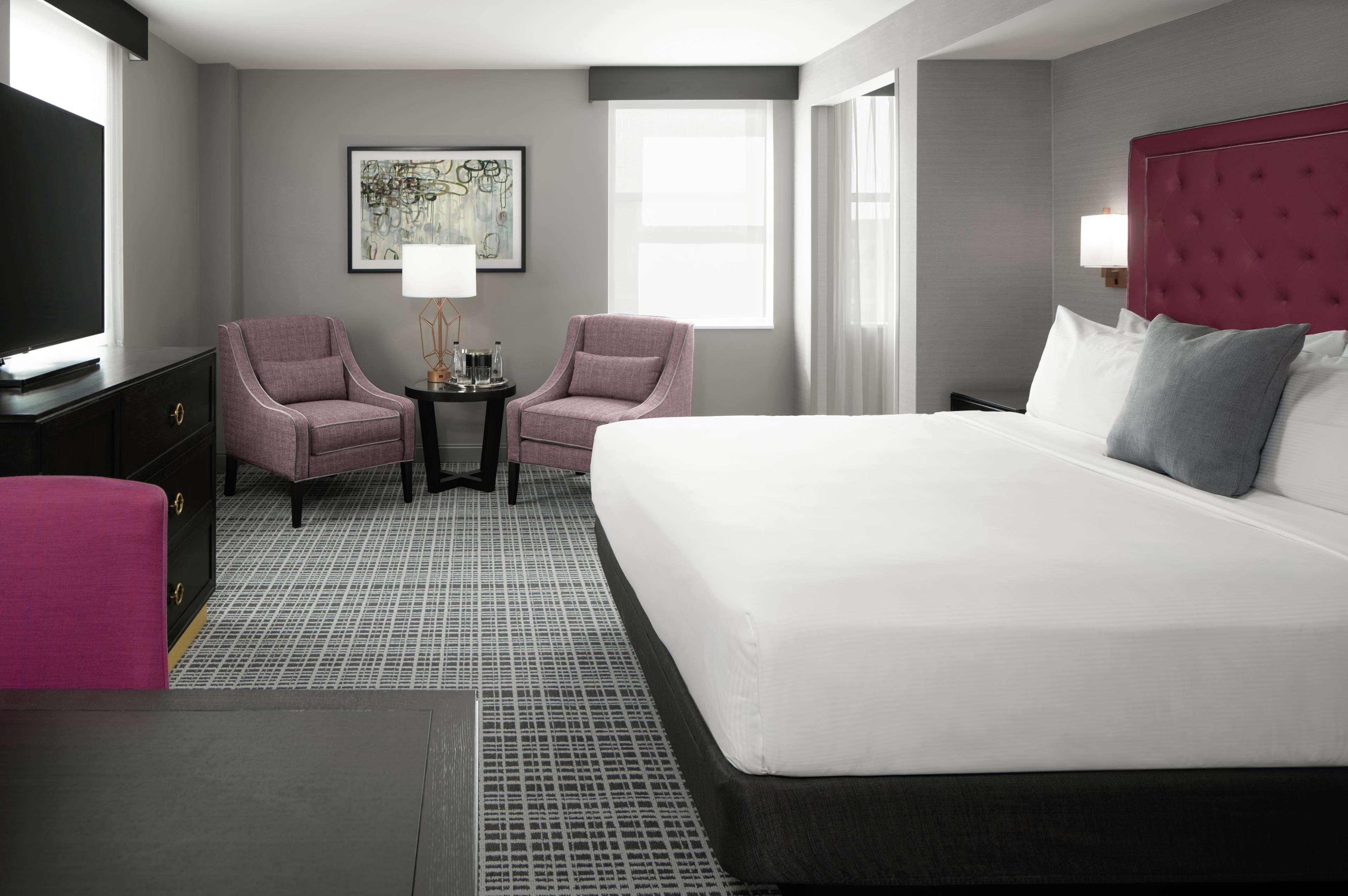 The Axis Moline Hotel, Tapestry Collection By Hilton Eksteriør billede