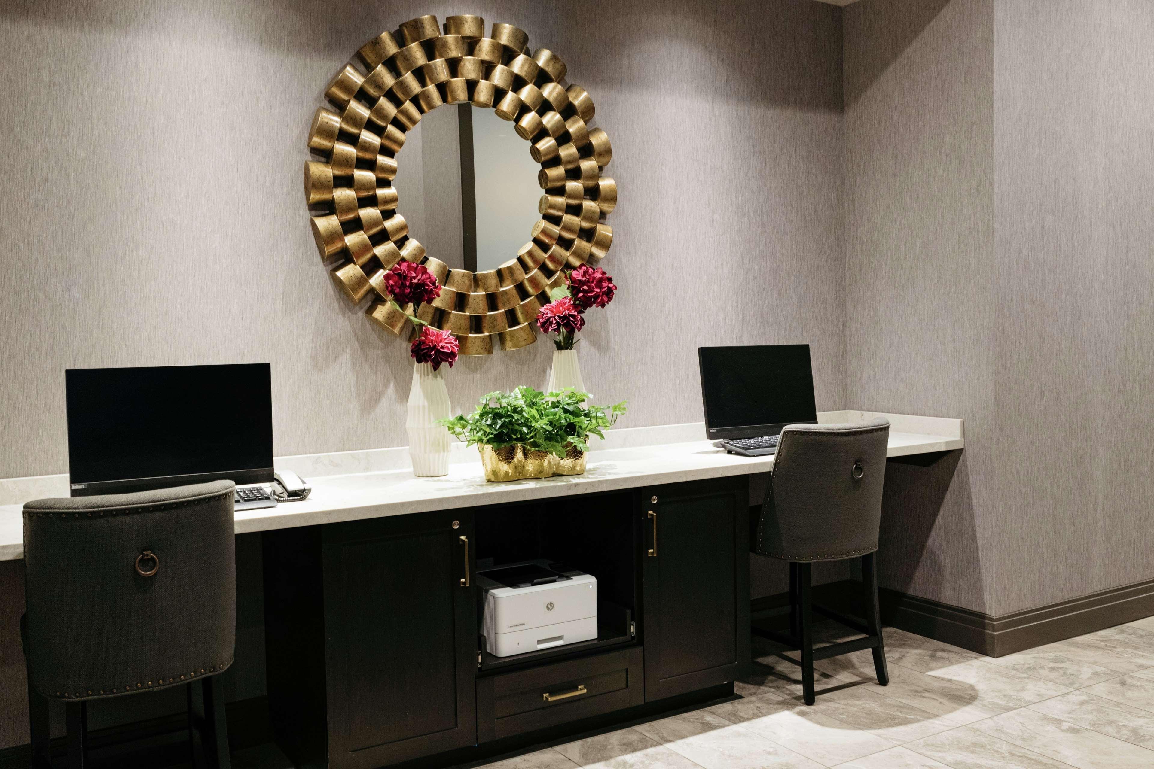 The Axis Moline Hotel, Tapestry Collection By Hilton Eksteriør billede