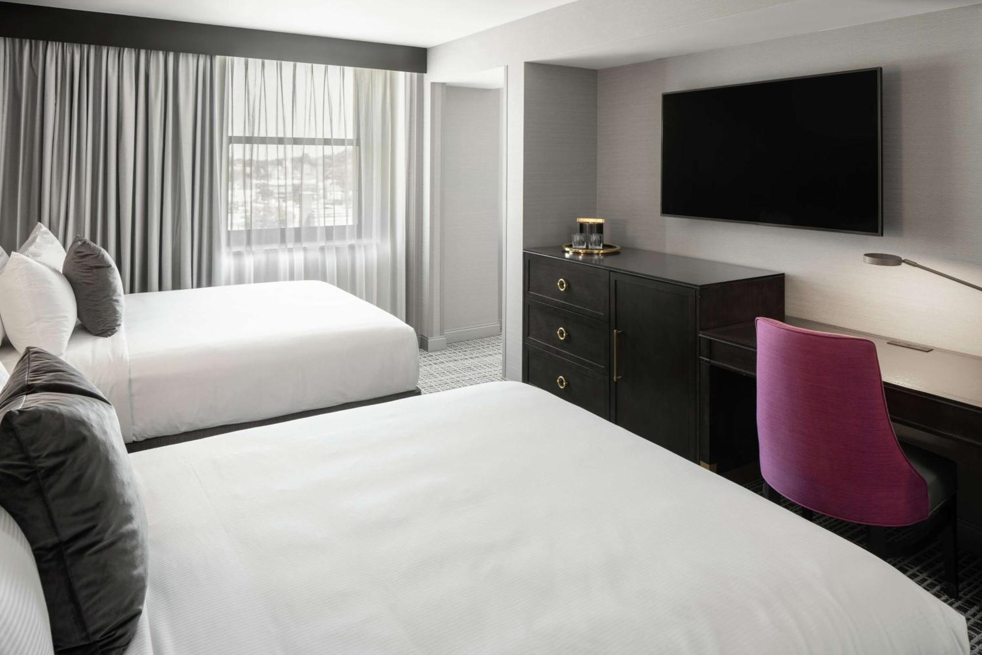 The Axis Moline Hotel, Tapestry Collection By Hilton Eksteriør billede