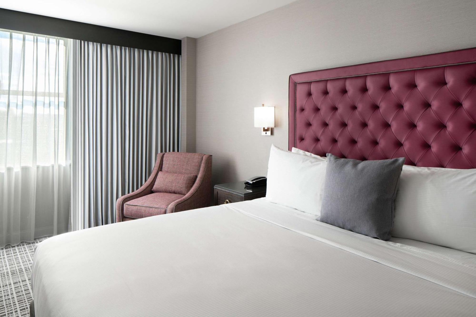The Axis Moline Hotel, Tapestry Collection By Hilton Eksteriør billede