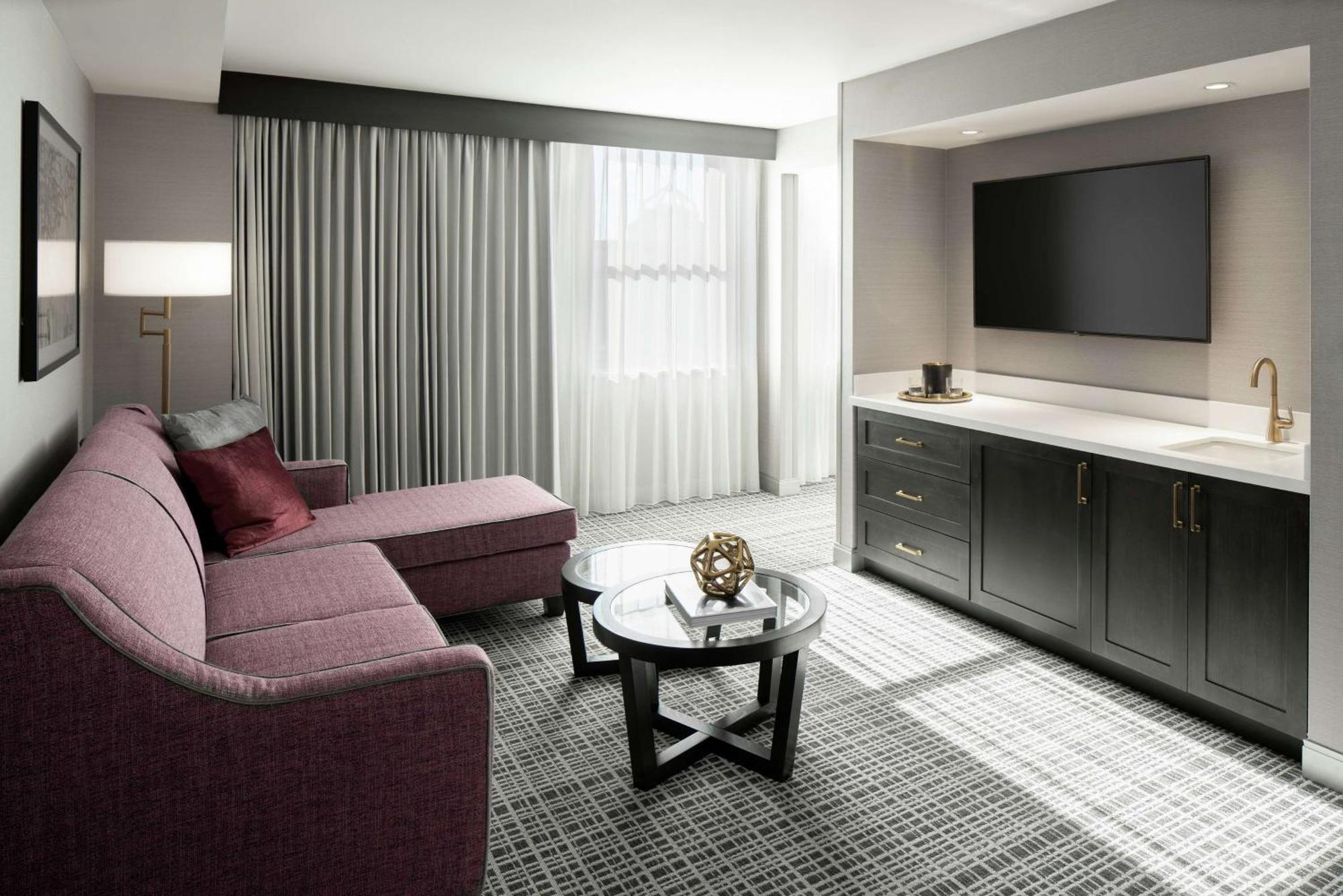 The Axis Moline Hotel, Tapestry Collection By Hilton Eksteriør billede