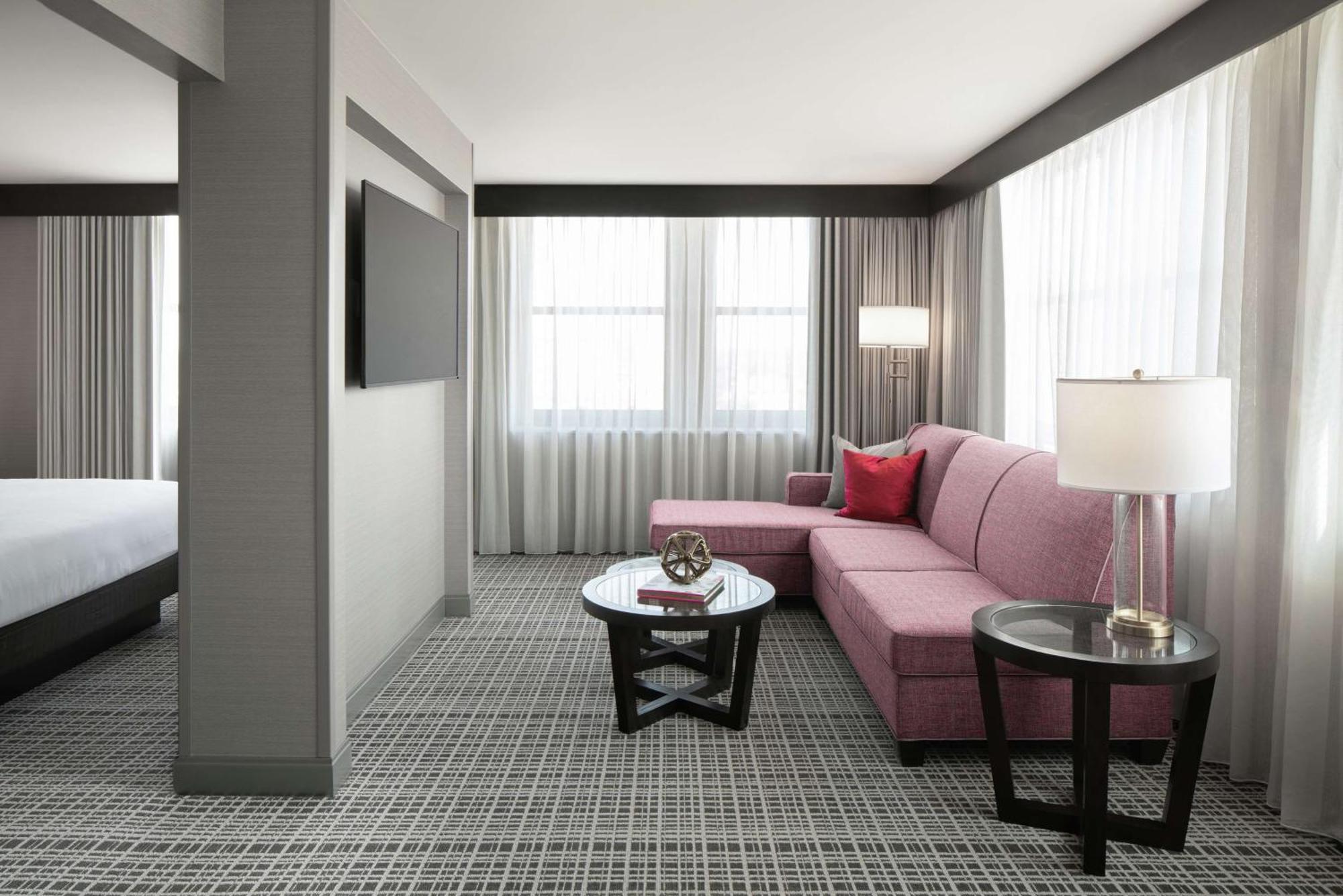 The Axis Moline Hotel, Tapestry Collection By Hilton Eksteriør billede